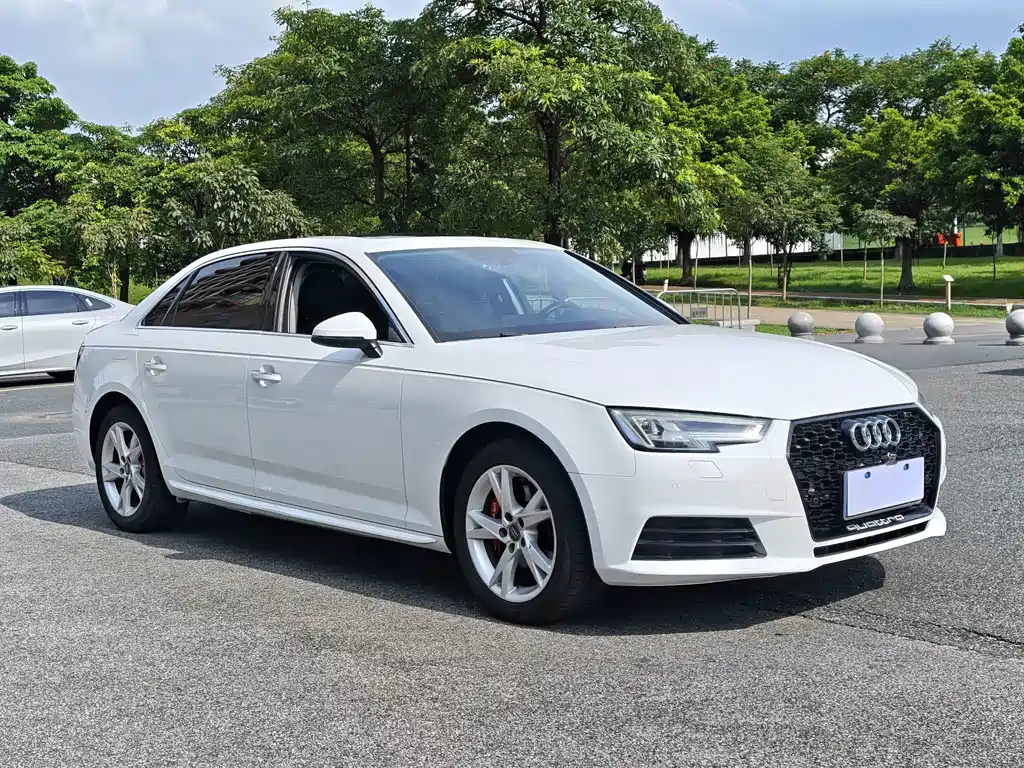 Audi A4L — фото 3