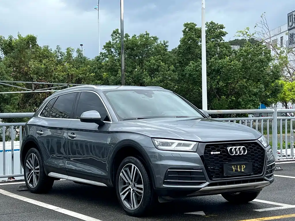 Audi Q5L — фото 3