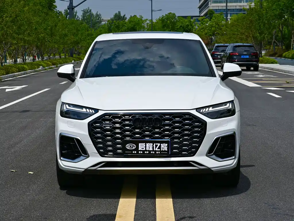 Audi Q5L Sportback — фото 2