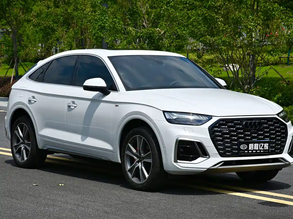 Audi Q5L Sportback — фото 3
