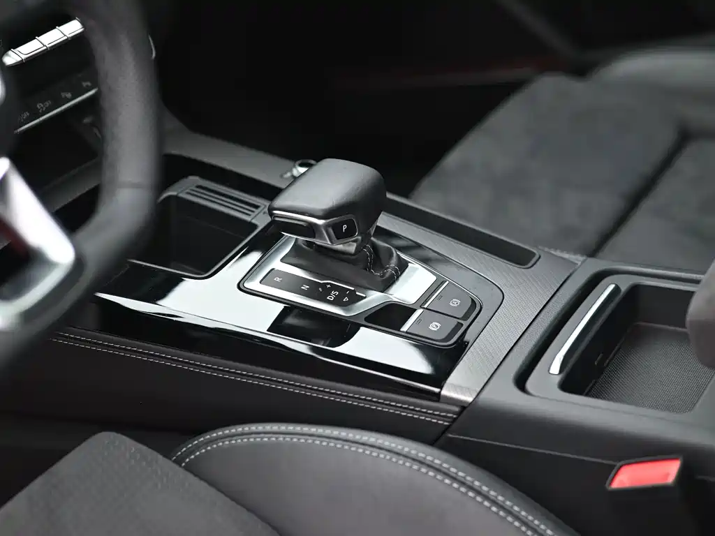 Audi Q5L Sportback — фото 9