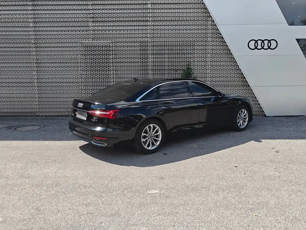 Audi A6L — фото 4
