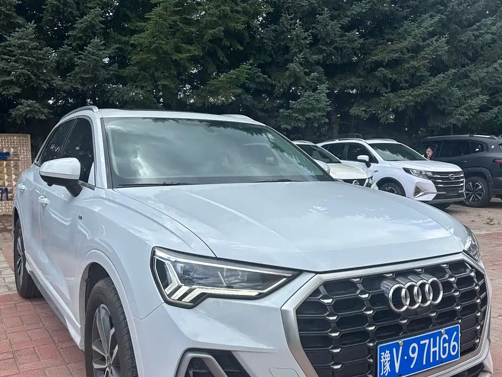 Audi Q3 — фото 3