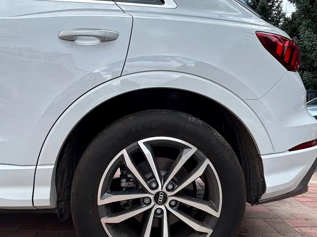 Audi Q3 — фото 10