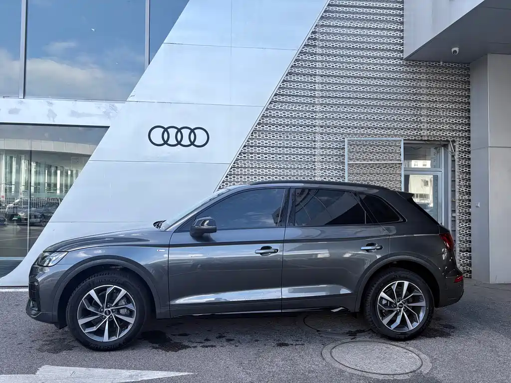 Audi Q5L — фото 4