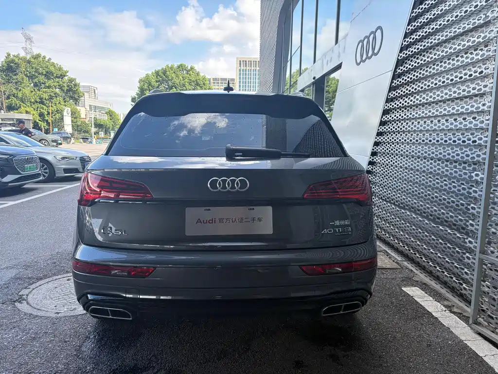 Audi Q5L — фото 6