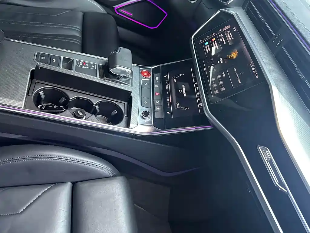 Audi A7 — фото 17