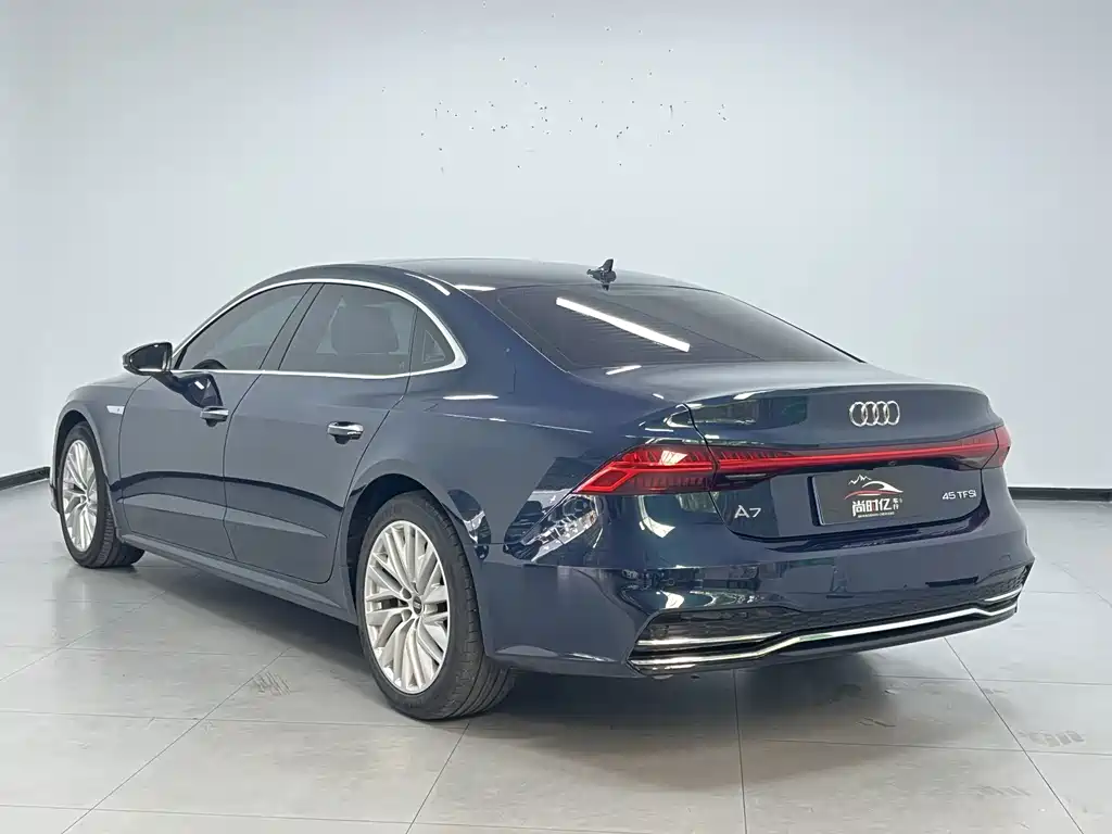 Audi A7L — фото 5
