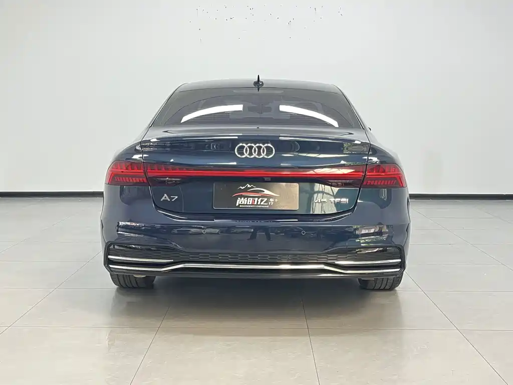 Audi A7L — фото 7
