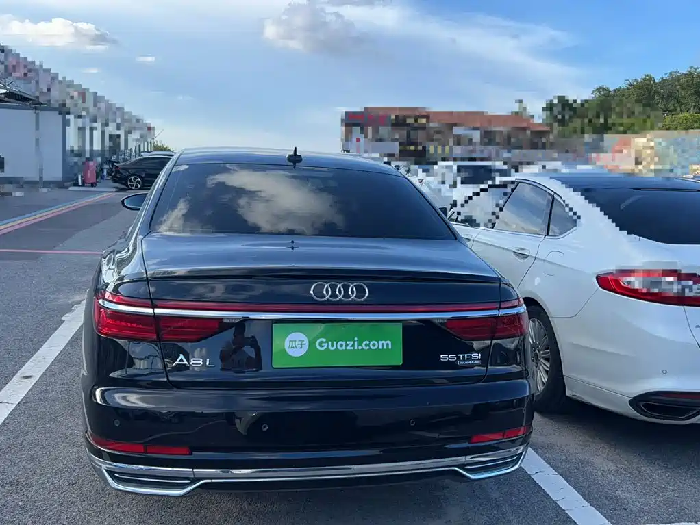 Audi A8 — фото 6