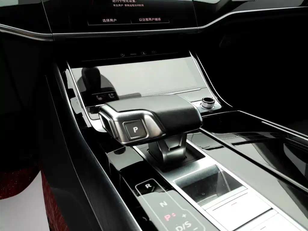 Audi A8 — фото 11