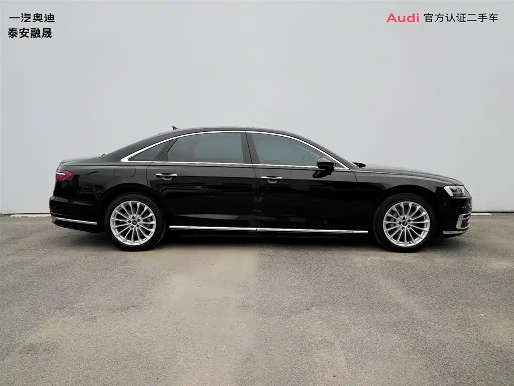 Audi A8 — фото 3