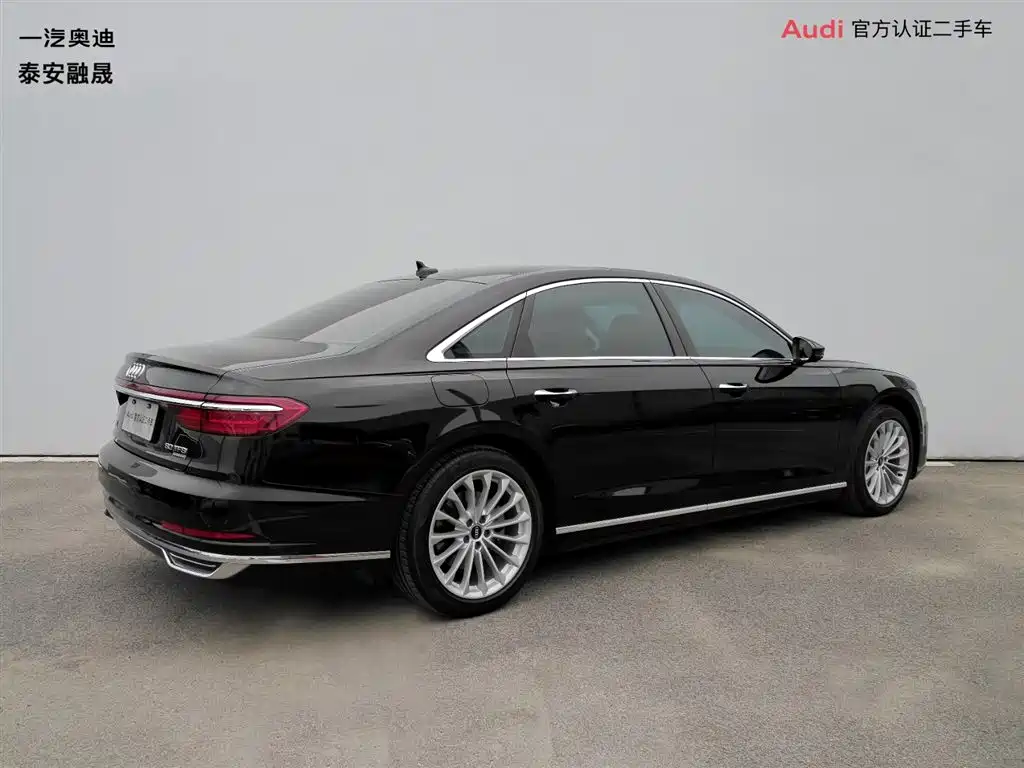 Audi A8 — фото 5