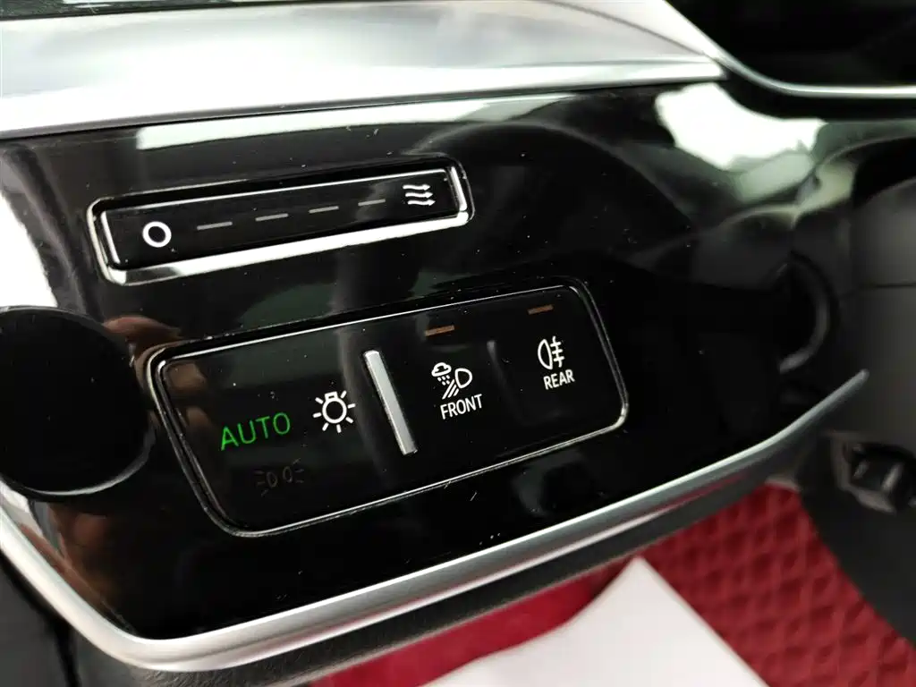 Audi A8 — фото 9