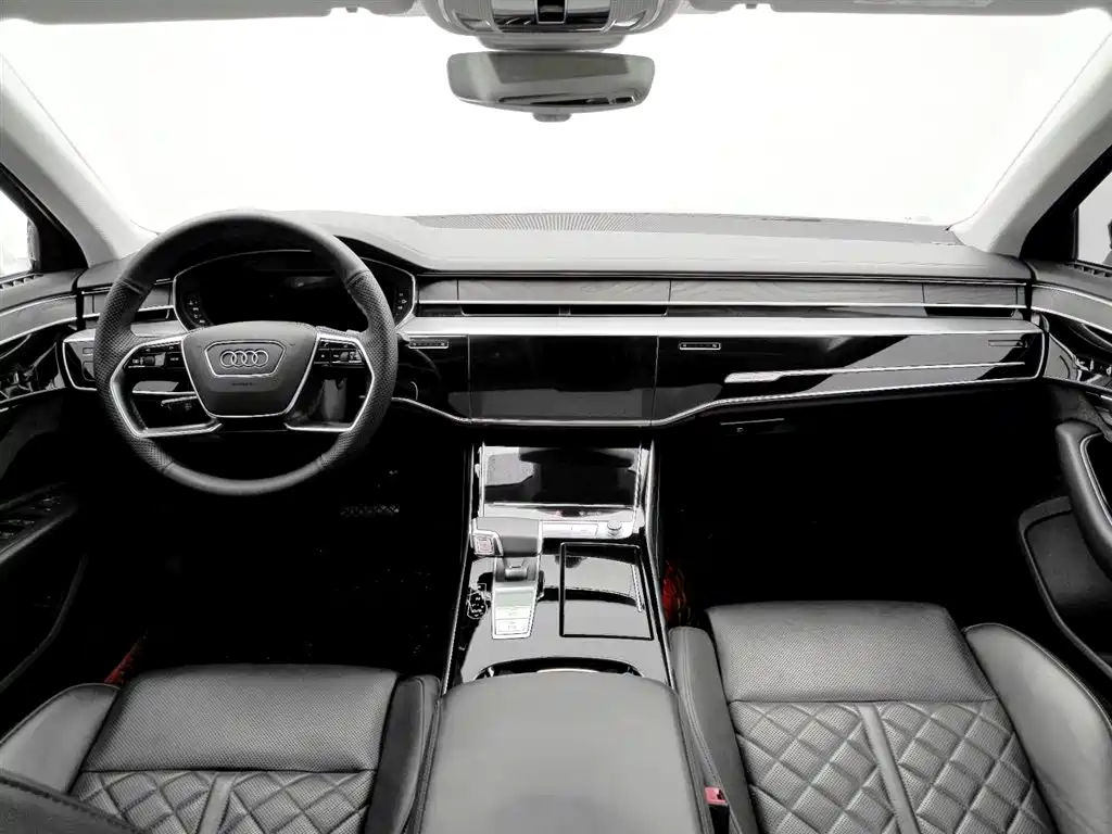 Audi A8 — фото 10