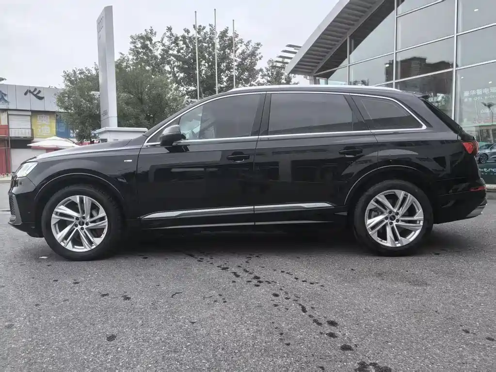 Audi Q7 — фото 3