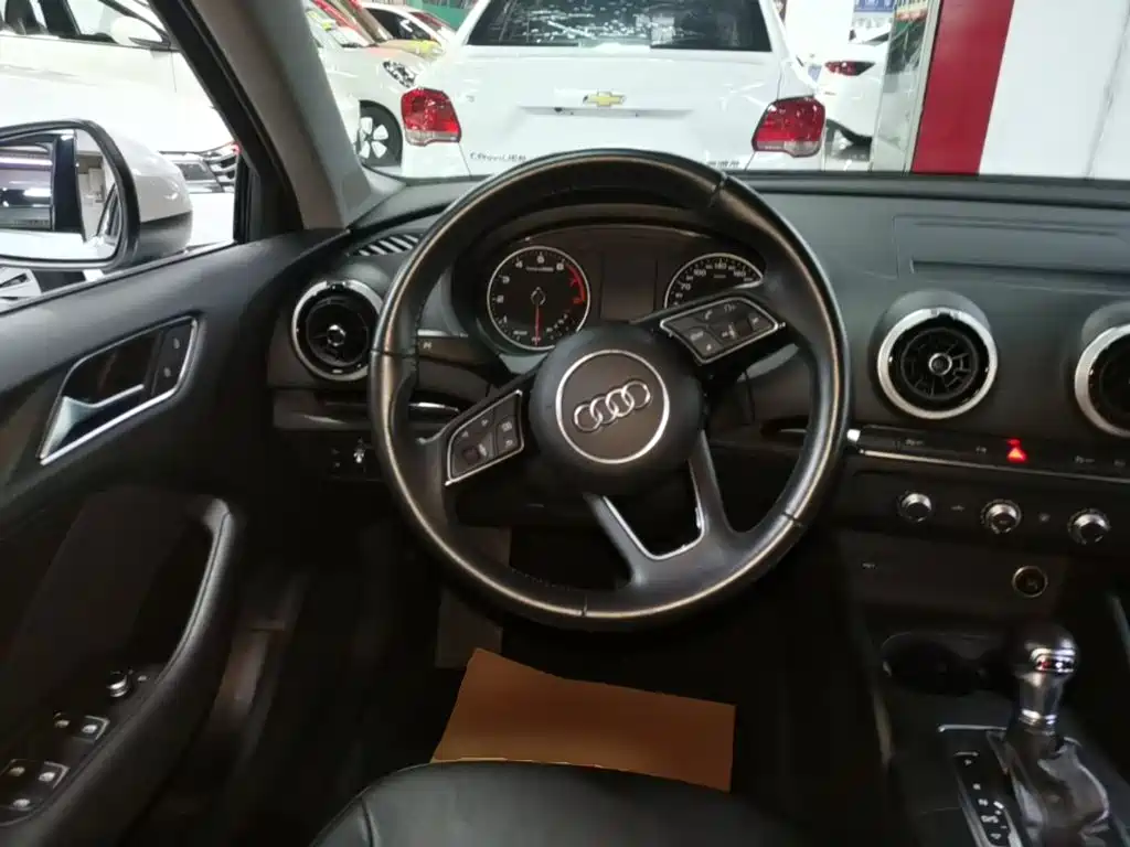 Audi A3 — фото 11