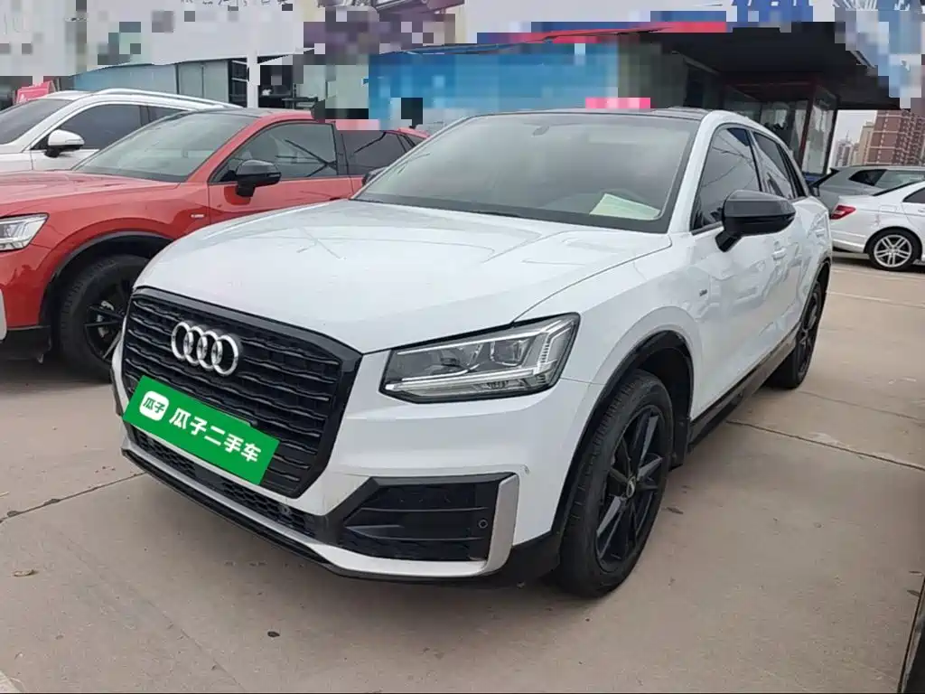 Audi Q2L — фото 2