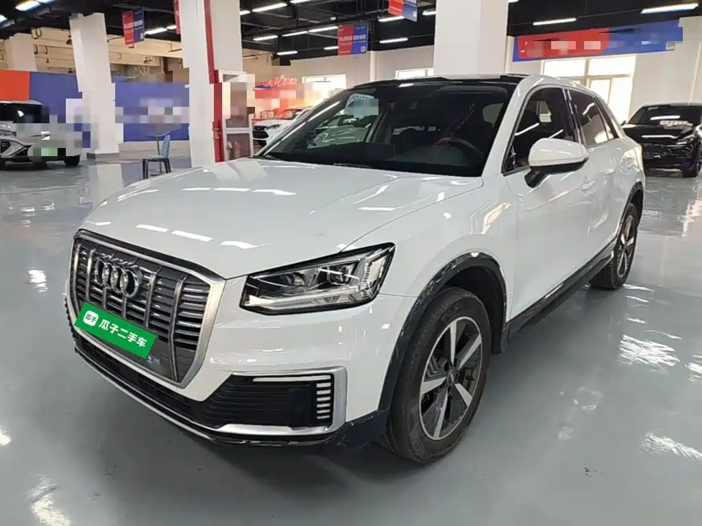 Audi Q2L e-tron — фото 2