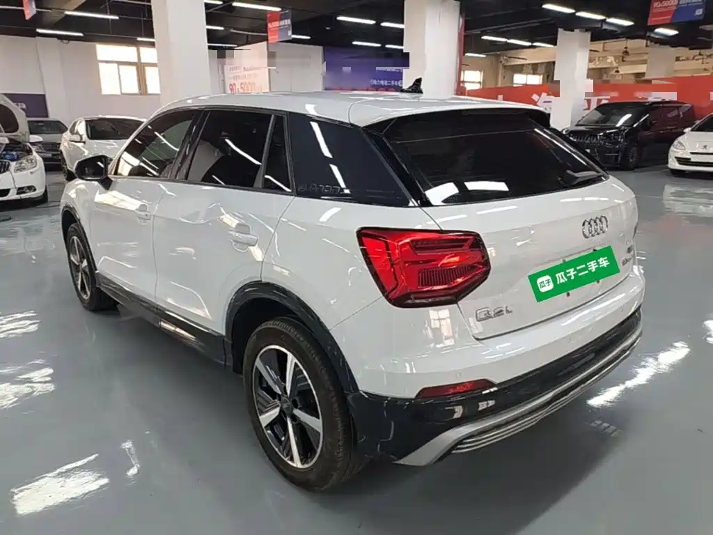 Audi Q2L e-tron — фото 5