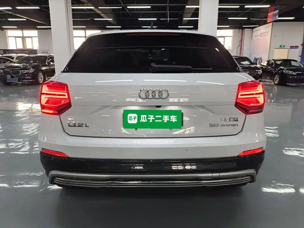 Audi Q2L e-tron — фото 6