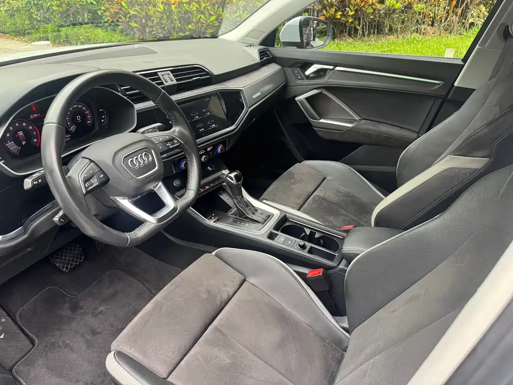 Audi Q3 — фото 11