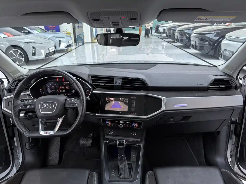 Audi Q3 Sportback — фото 7