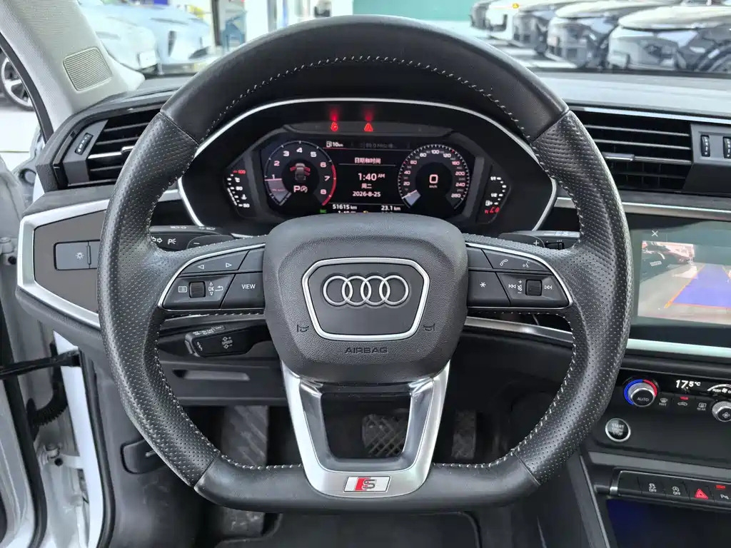 Audi Q3 Sportback — фото 8