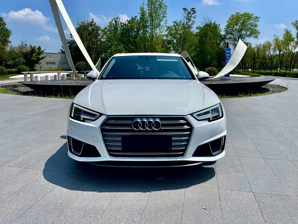 Audi A4L — фото 2