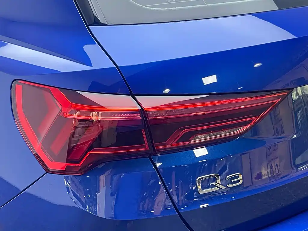 Audi Q3 — фото 11