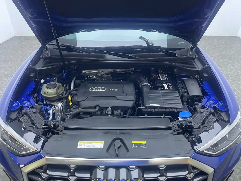 Audi Q3 — фото 18