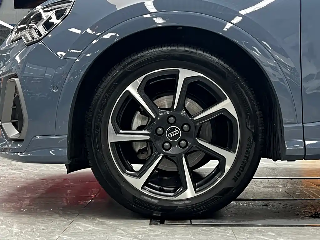 Audi Q3 — фото 8