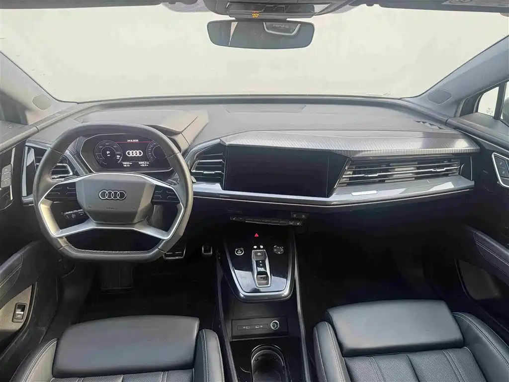 Audi Q4 e-tron — фото 4