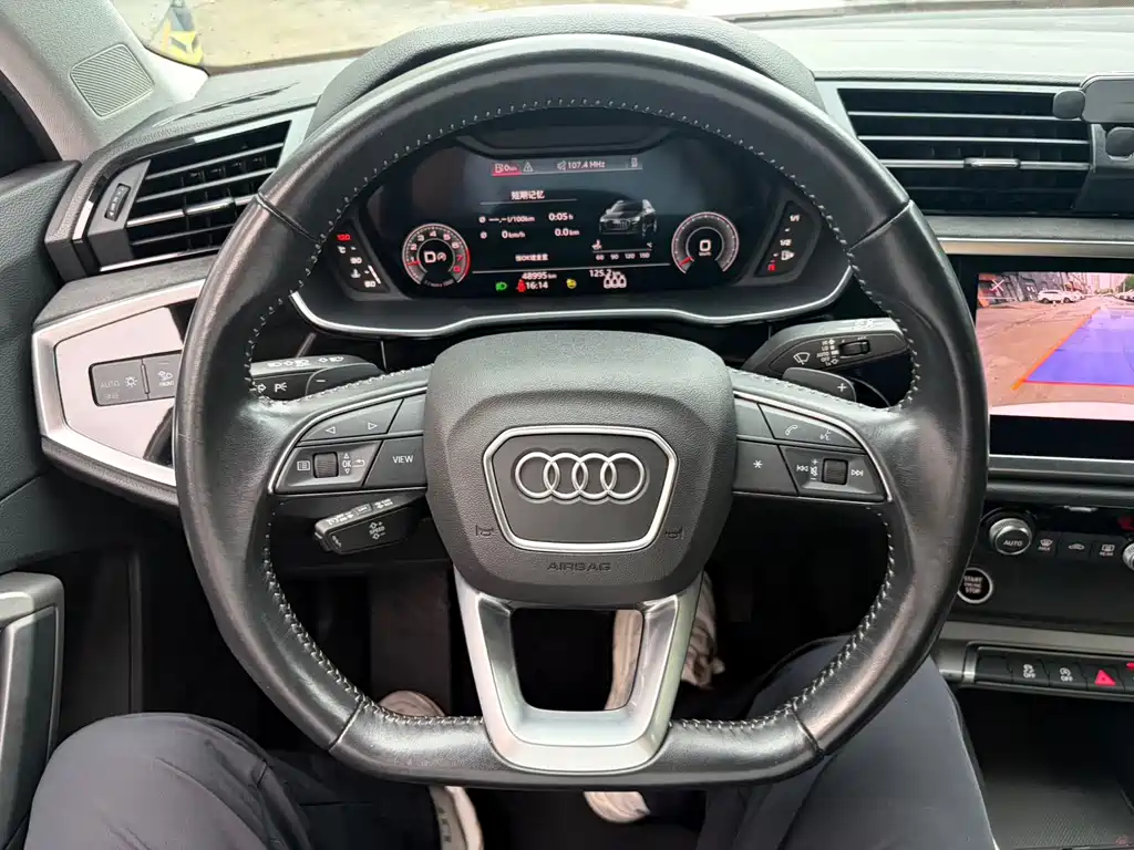 Audi Q3 — фото 21