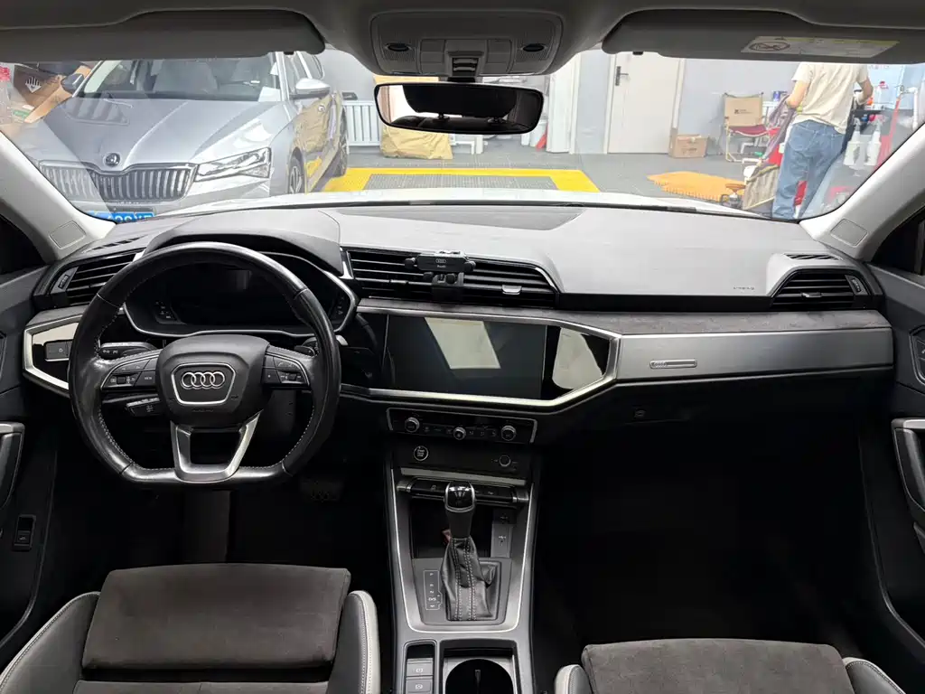 Audi Q3 — фото 10