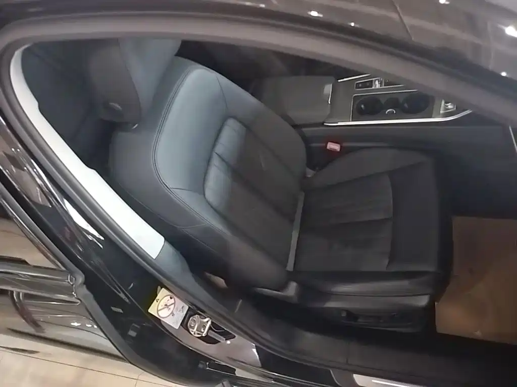 Audi A6 (Import) — фото 25