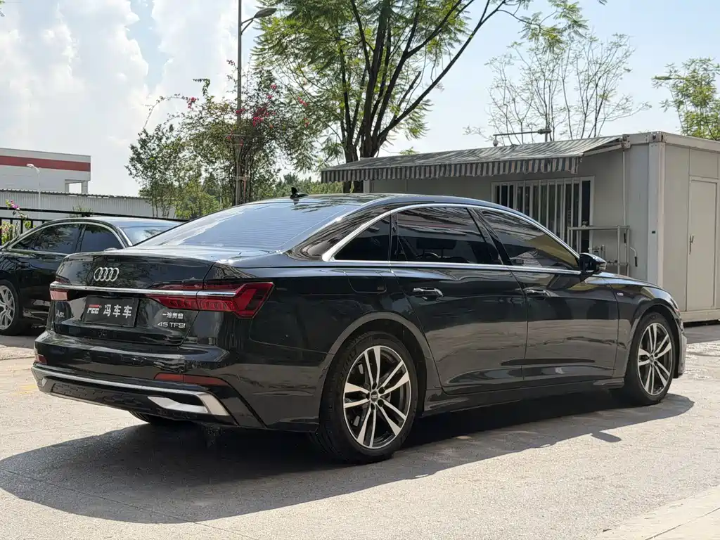 Audi A6L — фото 11