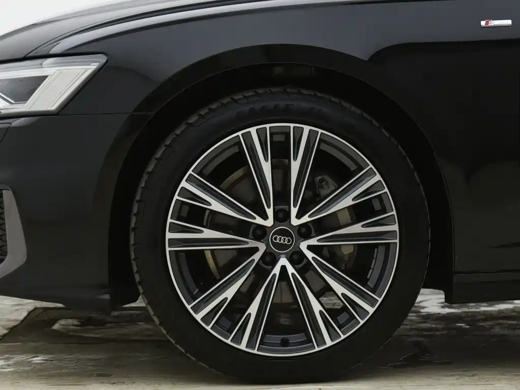 Audi A6L — фото 4