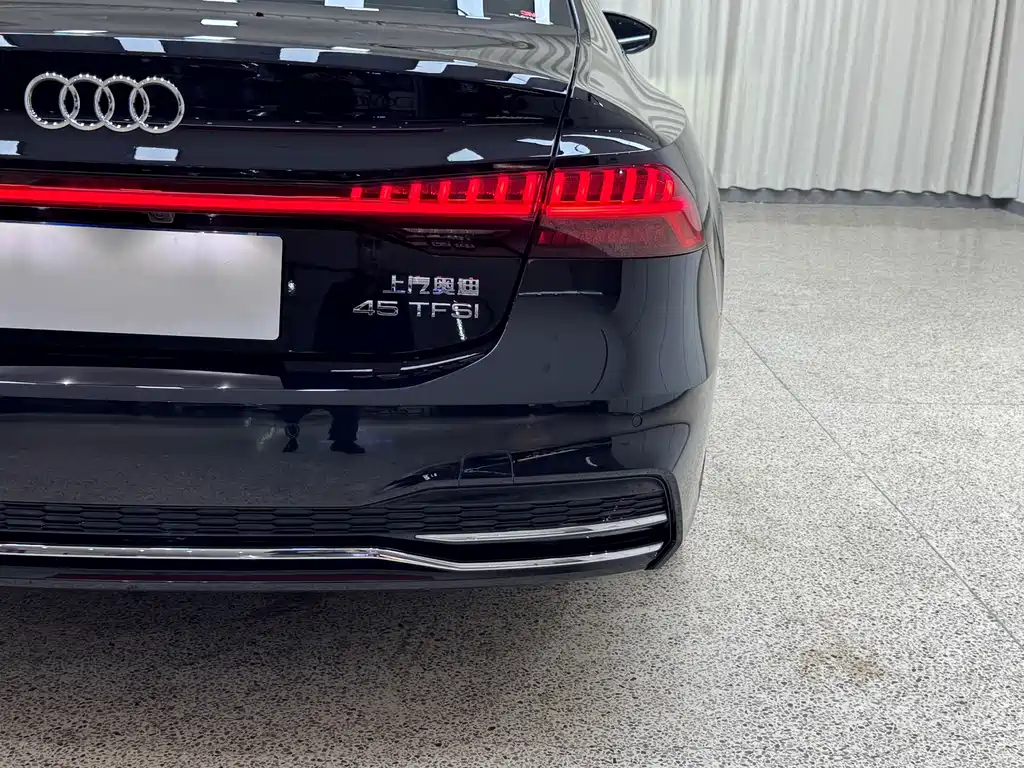 Audi A7L — фото 32