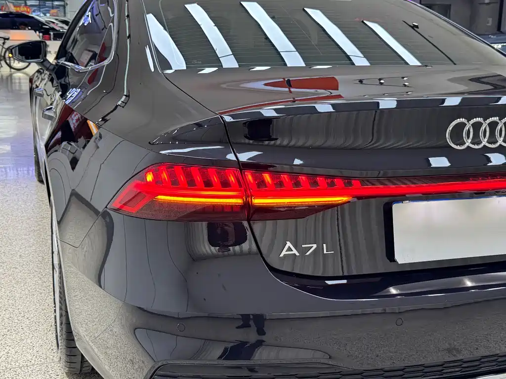 Audi A7L — фото 43