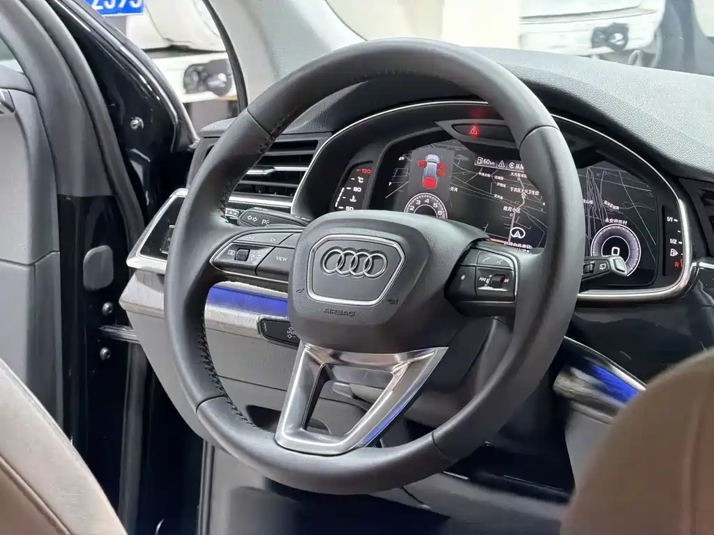 Audi Q7 — фото 18