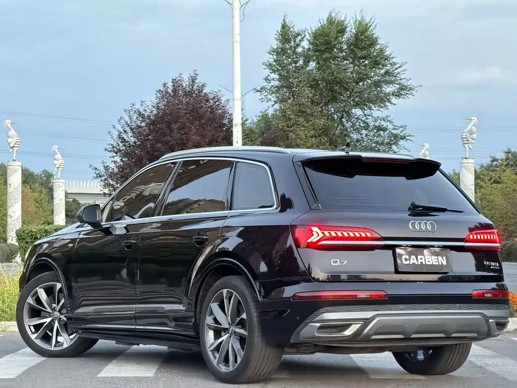 Audi Q7 — фото 6