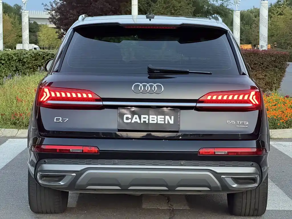 Audi Q7 — фото 7