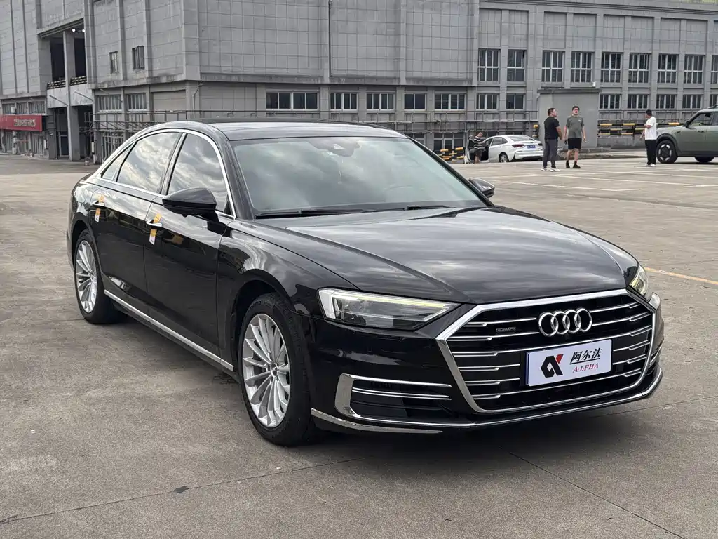 Audi A8 — фото 3