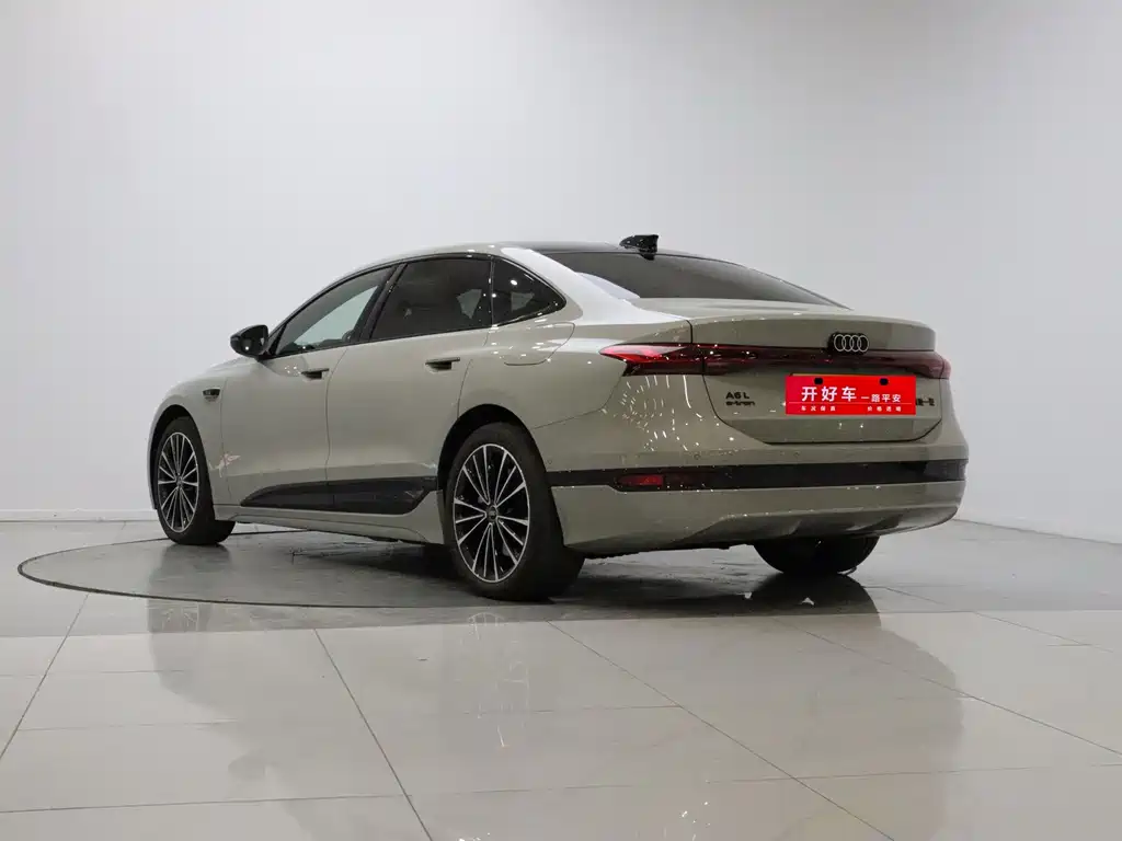 Audi A6L e-tron — фото 3