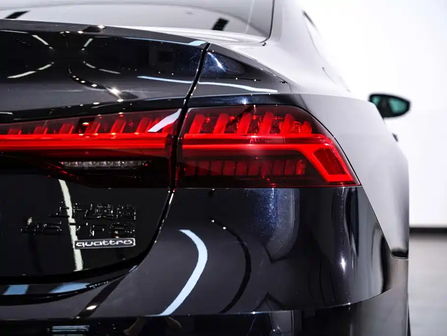 Audi A7L — фото 11