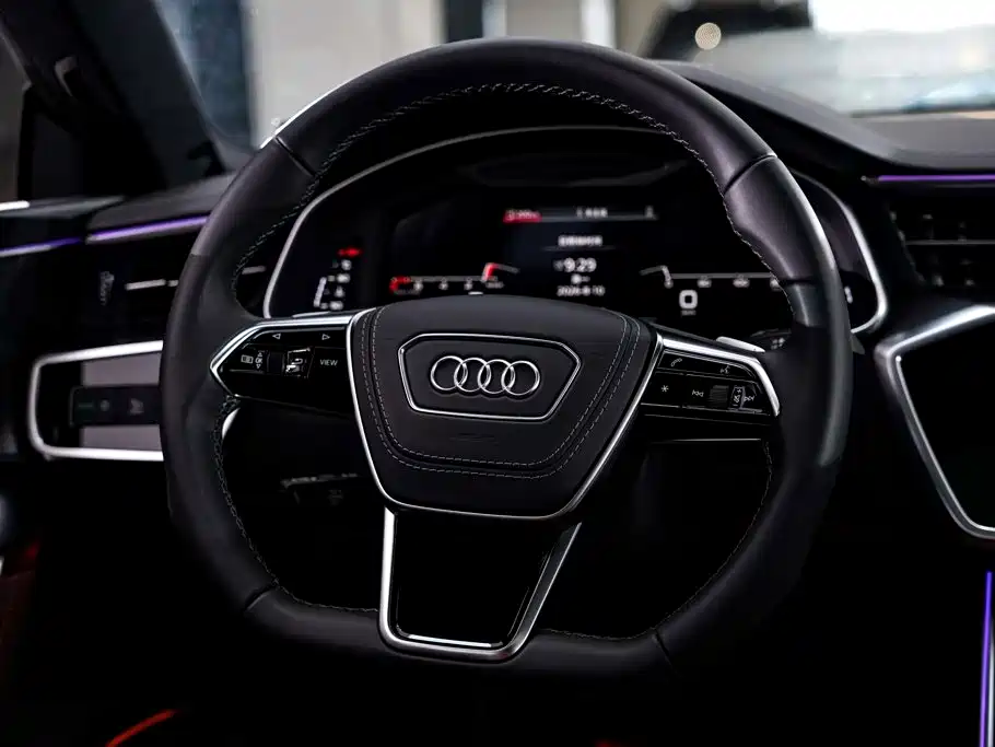 Audi A7L — фото 15