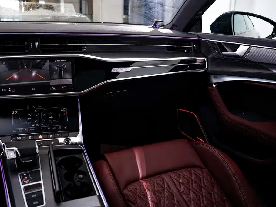 Audi A7L — фото 30