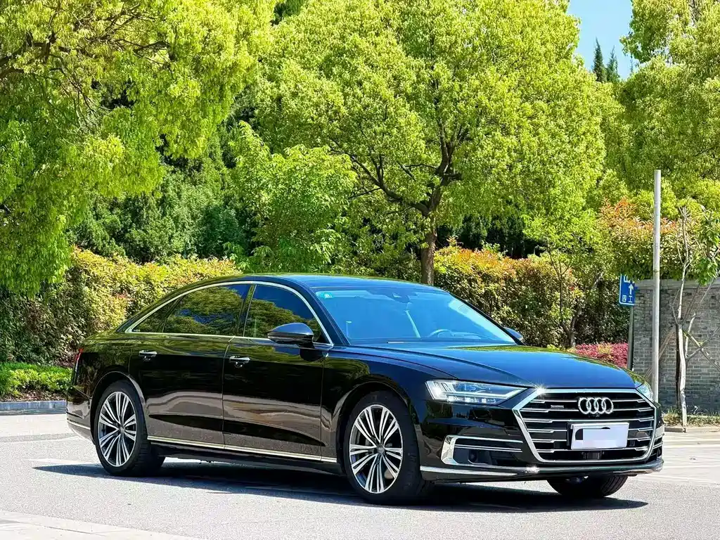 Audi A8 — фото 3