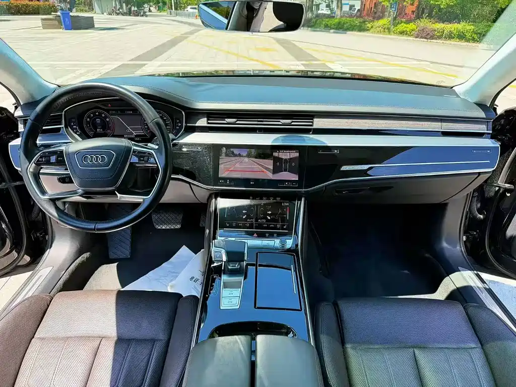 Audi A8 — фото 5